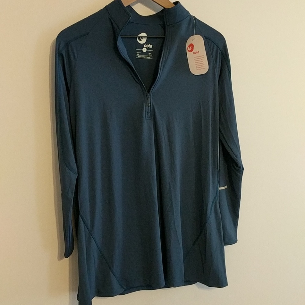 NWT! Oola Sports The Top! - Small